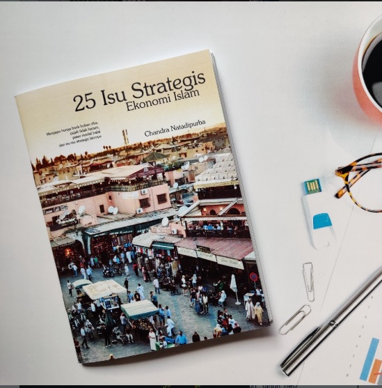 Cover Buku 25 Isu Strategis Ekonomi Islam
